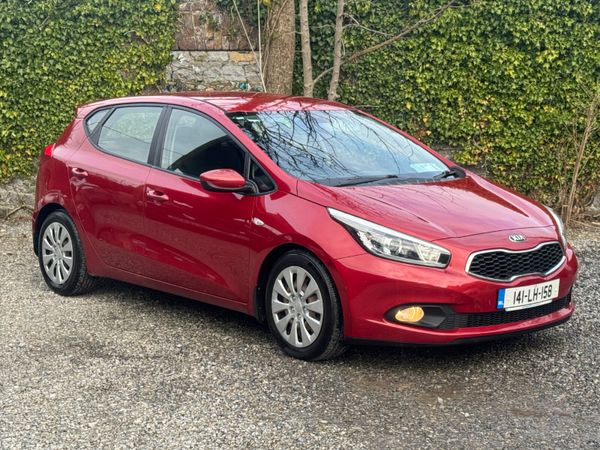 Kia Ceed Hatchback, Diesel, 2014, Red