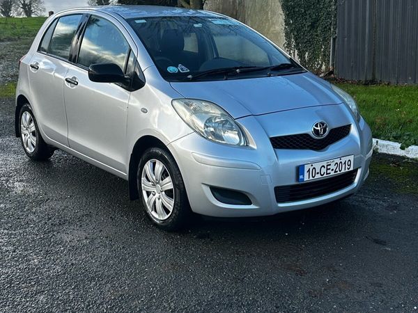 Toyota Yaris Hatchback, Petrol, 2010, Silver