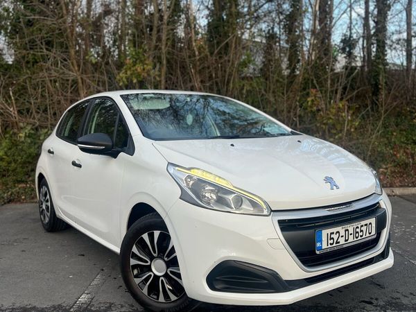Peugeot 208 Hatchback, Petrol, 2015, White