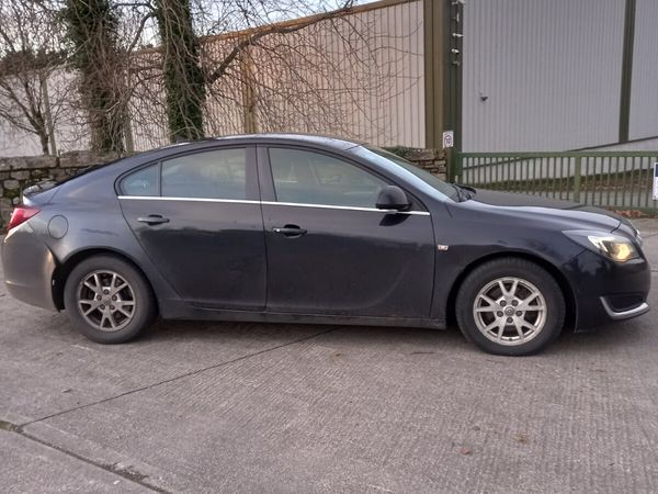 Opel Insignia Hatchback, Diesel, 2014, Black
