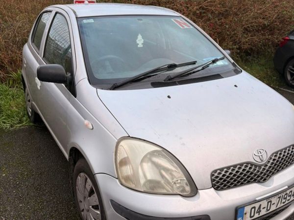 Toyota Yaris Hatchback, Petrol, 2004, Silver