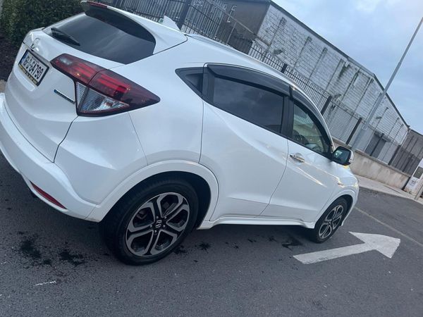 Honda Vezel MPV, Petrol Hybrid, 2016, White