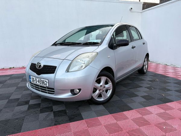 Toyota Yaris Hatchback, Petrol, 2006, Silver