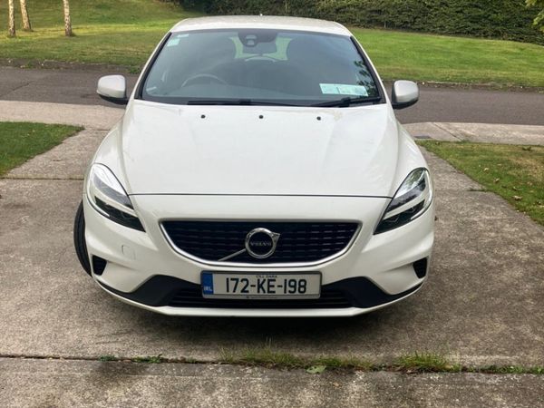 Volvo V40 Hatchback, Diesel, 2017, White