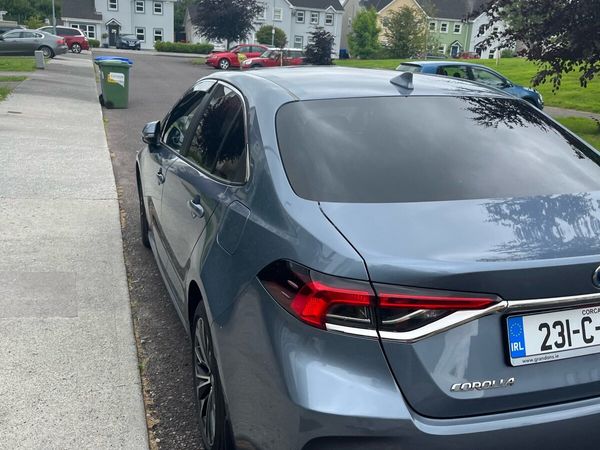 Toyota Corolla Saloon, Petrol Hybrid, 2023, Grey
