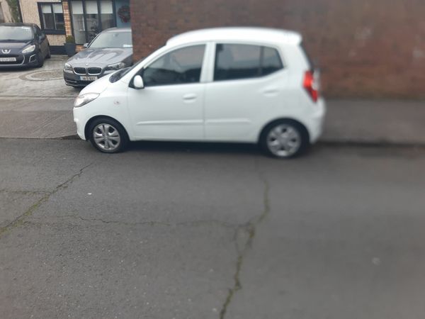 Hyundai i10 Hatchback, Petrol, 2013, White