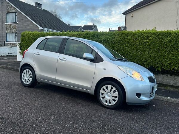 Toyota Yaris Hatchback, Petrol, 2007, Silver