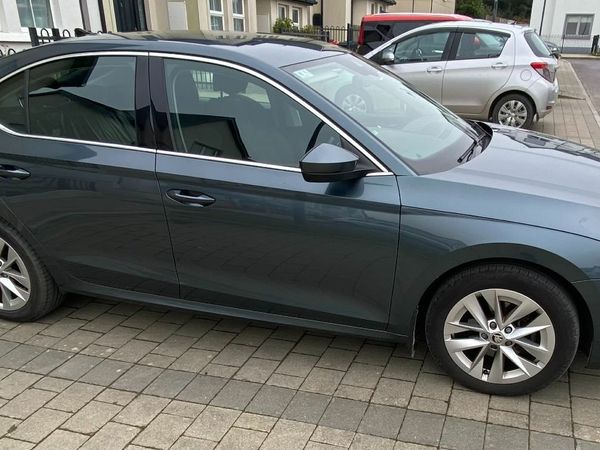 Skoda Octavia Saloon, Diesel, 2021, Grey
