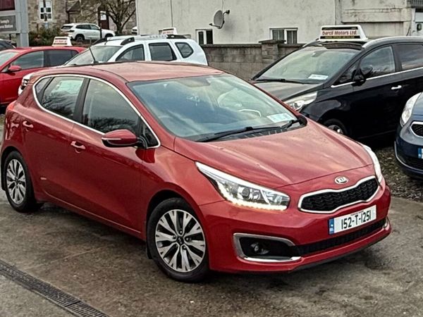 Kia Ceed Hatchback, Diesel, 2015, Red