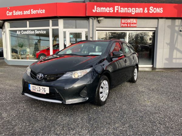Toyota Auris Estate, Diesel, 2013, Black