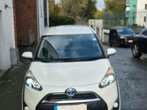 Toyota Sienta MPV, 2018, White