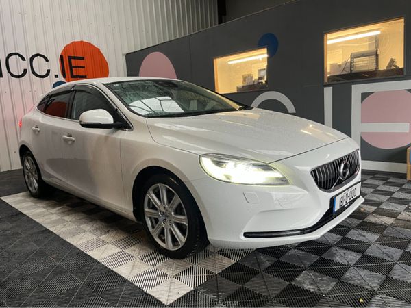 Volvo V40 Saloon, Diesel, 2018, White