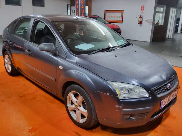 Ford Focus Hatchback, Petrol, 2006, Grey