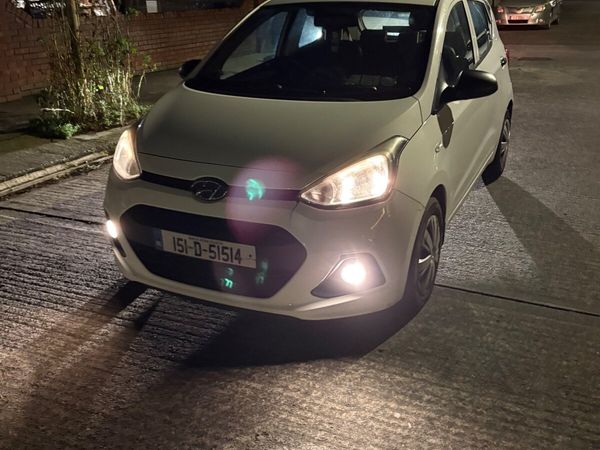 Hyundai i10 Hatchback, Petrol, 2015, White