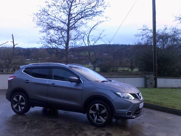 Nissan Qashqai Hatchback, Diesel, 2016, Grey