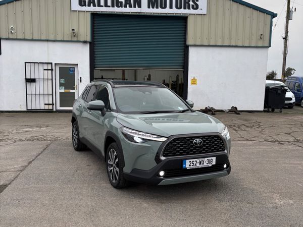 Toyota Corolla Hatchback, Petrol Hybrid, 2025, Green