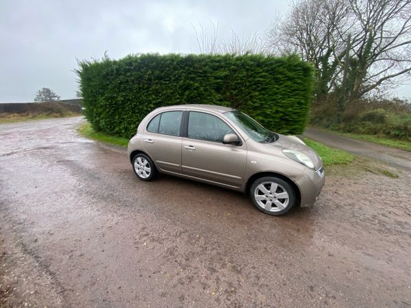 Nissan Micra Hatchback, Petrol, 2011, Gold