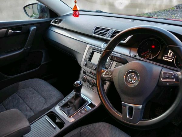 Volkswagen Passat Saloon, Diesel, 2013, Red
