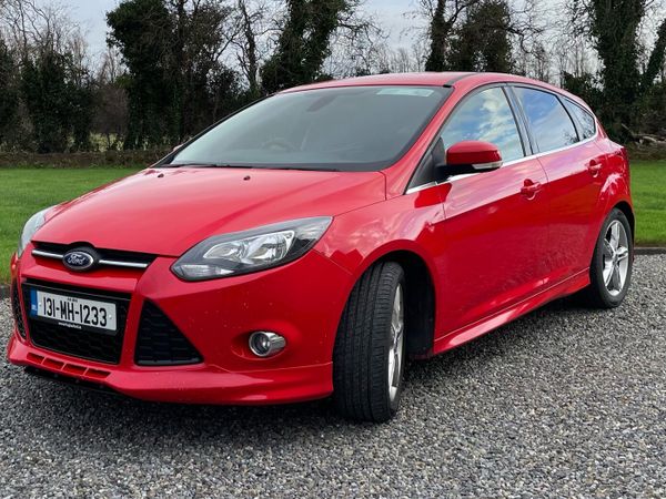 Ford Focus Hatchback, Diesel, 2013, Red