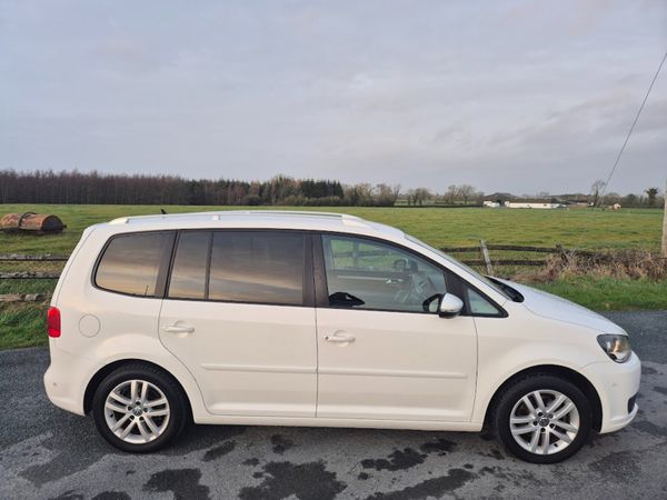 Volkswagen Touran MPV, Diesel, 2013, White