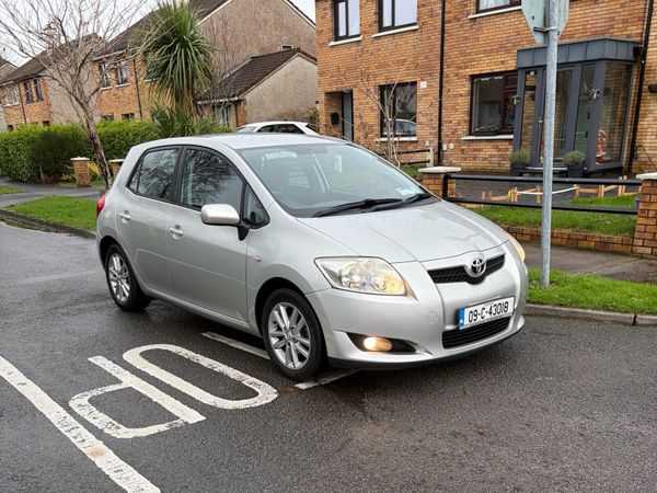 Toyota Auris Hatchback, Petrol, 2009, Silver
