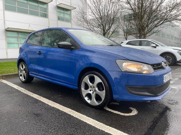 Volkswagen Polo Hatchback, Petrol, 2010, Blue