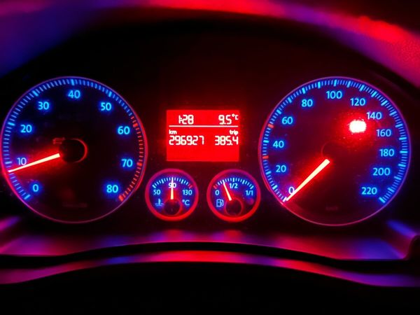 Volkswagen Golf Hatchback, Petrol, 2008, Red