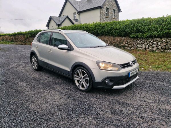 Volkswagen Polo Hatchback, Diesel, 2012, Brown