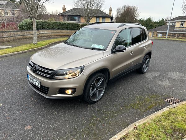Volkswagen Tiguan SUV, Diesel, 2013, Brown