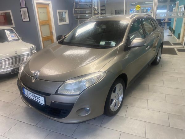 Renault Megane Estate, Diesel, 2011, Gold