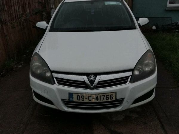 Vauxhall Astra Hatchback, Diesel, 2009, White
