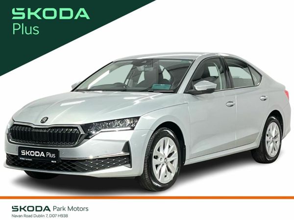 Skoda Octavia Saloon, Petrol, 2025, Silver