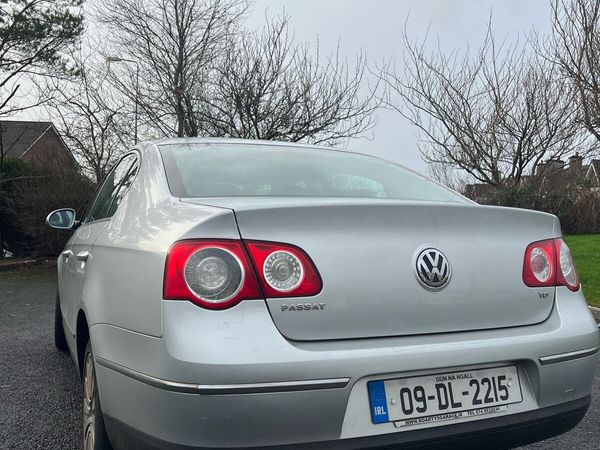 Volkswagen Passat Saloon, Diesel, 2009, Silver
