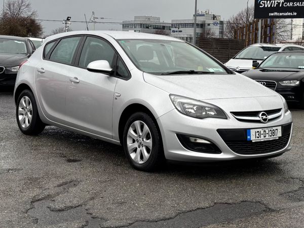 Opel Astra MPV, Petrol, 2013, Silver