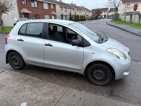 Toyota Yaris Hatchback, Petrol, 2008, Silver