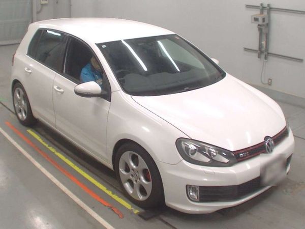 Volkswagen Golf Hatchback, Petrol, 2010, White
