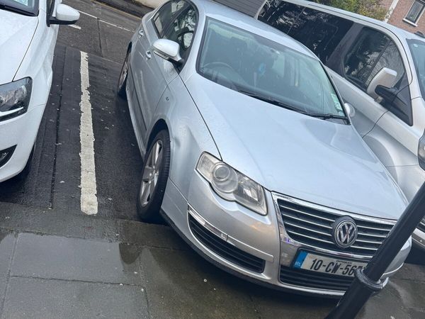 Volkswagen Passat Saloon, Diesel, 2010, Silver
