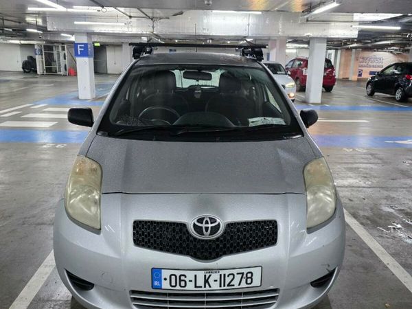Toyota Yaris Hatchback, Petrol, 2006, Silver