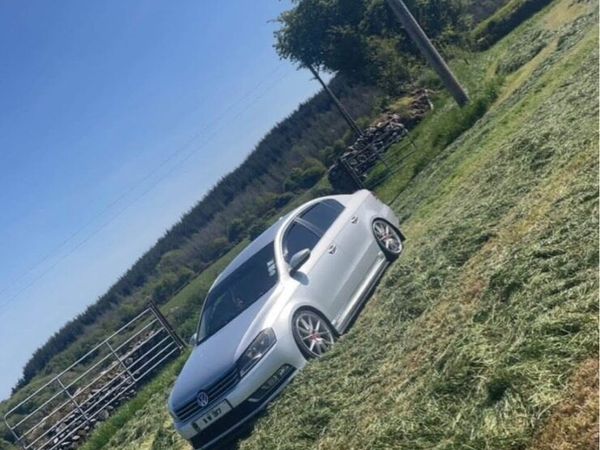 Volkswagen Passat Saloon, Diesel, 2011, Silver