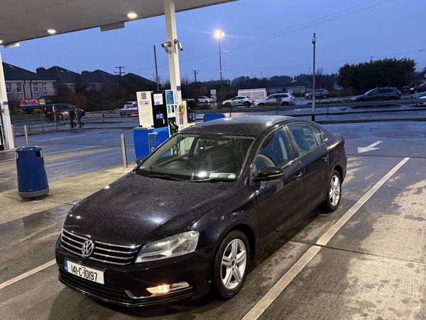 Volkswagen Passat Saloon, Diesel, 2014, Black