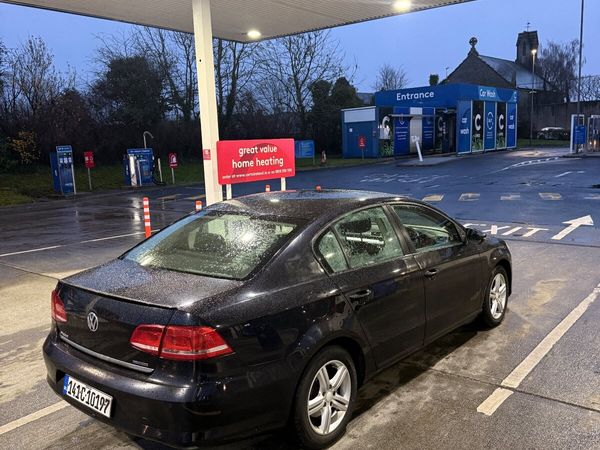 Volkswagen Passat Saloon, Diesel, 2014, Black