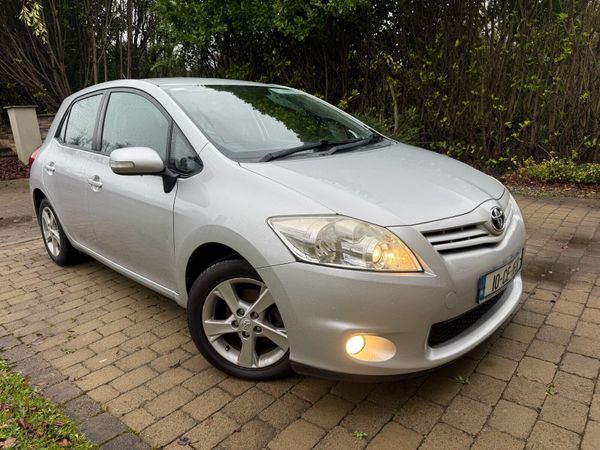 Toyota Auris Hatchback, Diesel, 2010, Silver