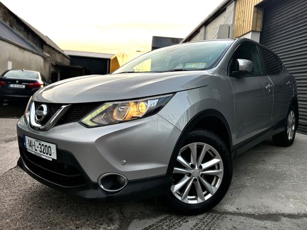 Nissan Qashqai Hatchback, Petrol, 2014, Silver