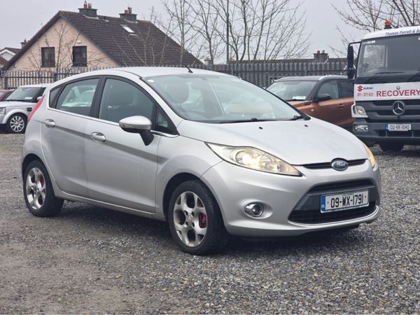 Ford Fiesta Hatchback, Petrol, 2009, Silver
