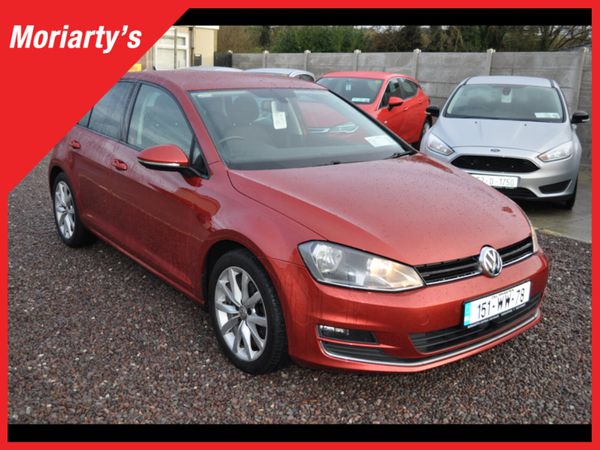 Volkswagen Golf Hatchback, Petrol, 2015, Red