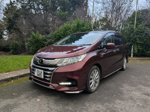 Honda Odyssey MPV, Petrol Hybrid, 2017, Red