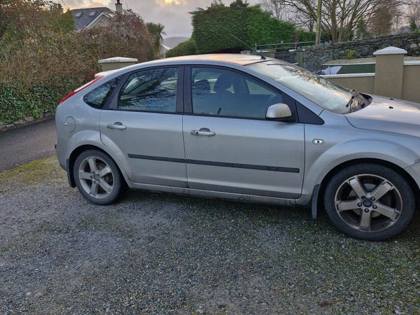 Ford Focus Hatchback, Petrol, 2007, Silver