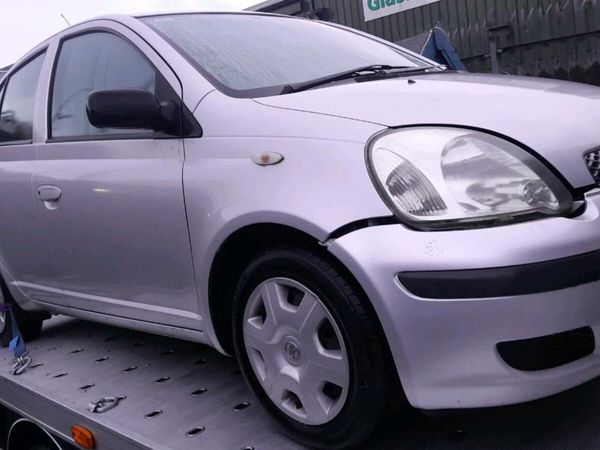 Toyota Yaris Hatchback, Petrol, 2005, Silver