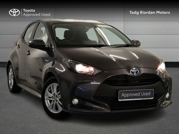 Toyota Yaris Hatchback, Petrol Hybrid, 2021, Grey