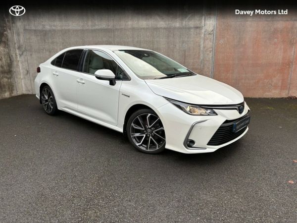Toyota Corolla Saloon, Petrol Hybrid, 2020, White